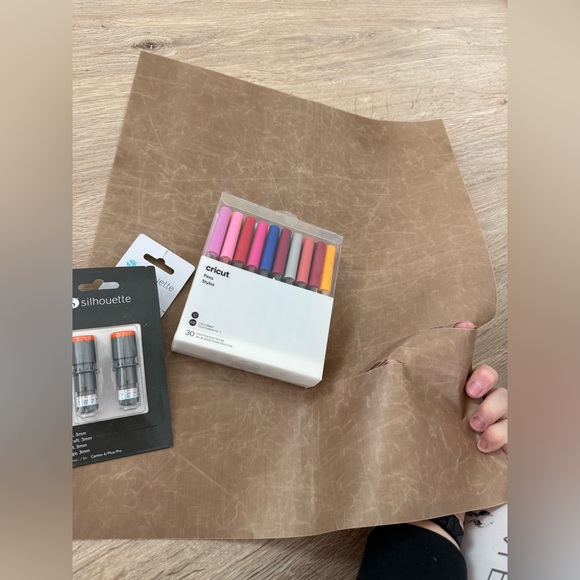 12” Silhouette Cameo 4 Crafting Machine & Accessories BUNDLE - Picture 4 of 12